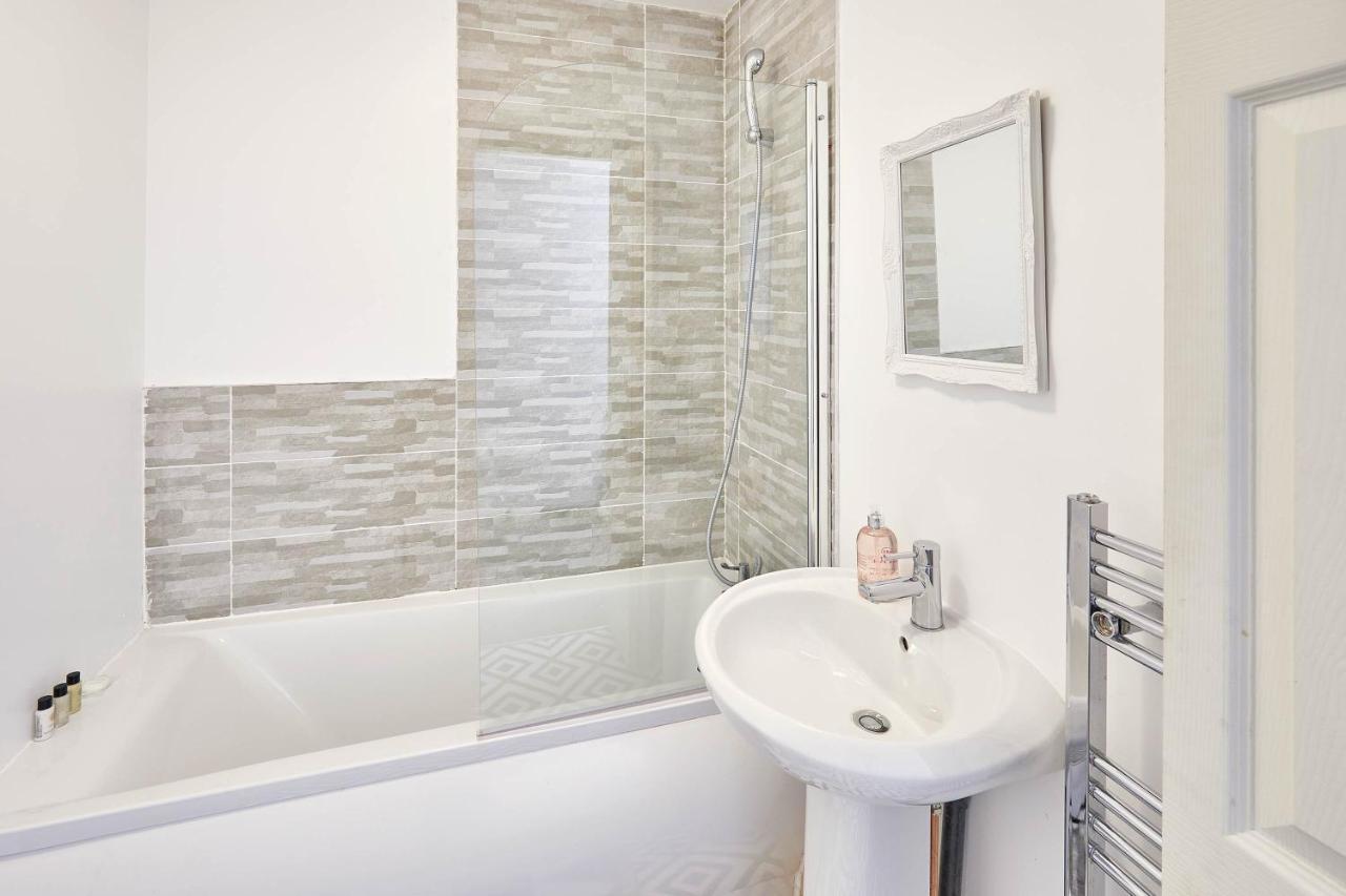 Host & Stay - Clarendon Apartments เรดคาร์ ภายนอก รูปภาพ